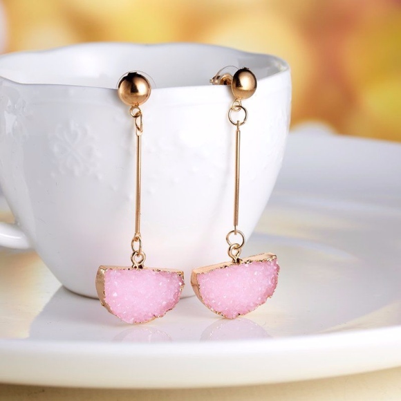 Jewelry - ⭐️HP⭐️ Half Circle Cluster Frosted Pink Earrings